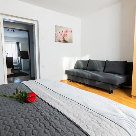 Accommodatie bij particulieren Apartma Ella